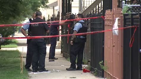 Man killed, another critically wounded in shooting in Back of the Yards